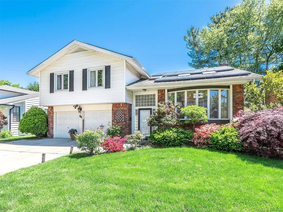 Unit for sale at 56 Soundview Drive, North Hempstead, NY 11050