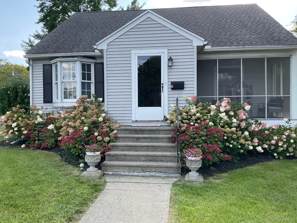 Unit for sale at 11 Greenport Parkway, Hudson, NY 12534