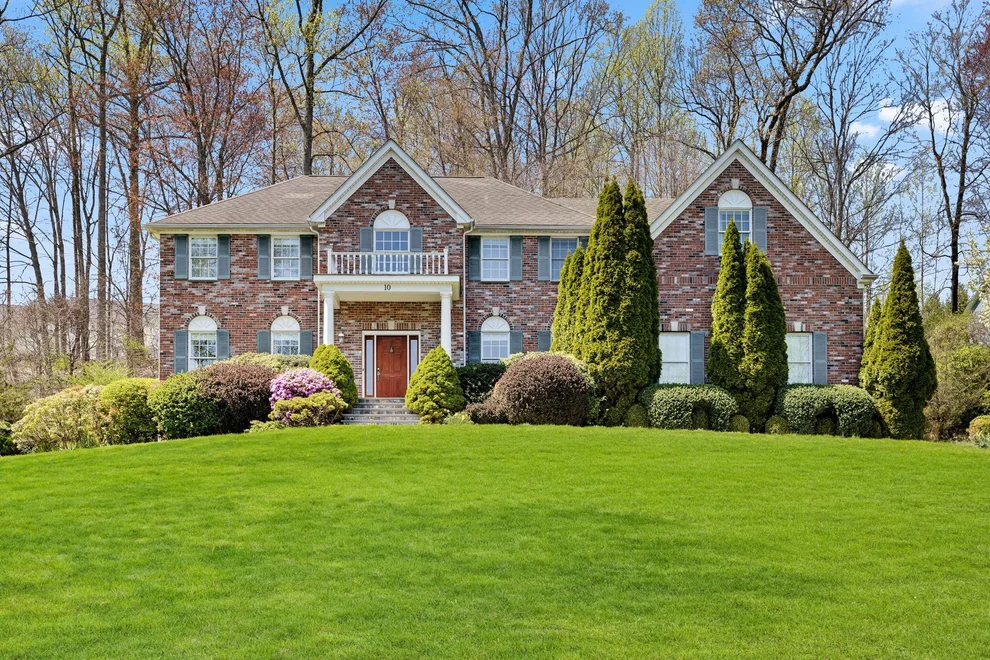 Unit for sale at 10 Fieldstone Drive, Somers, NY 10536