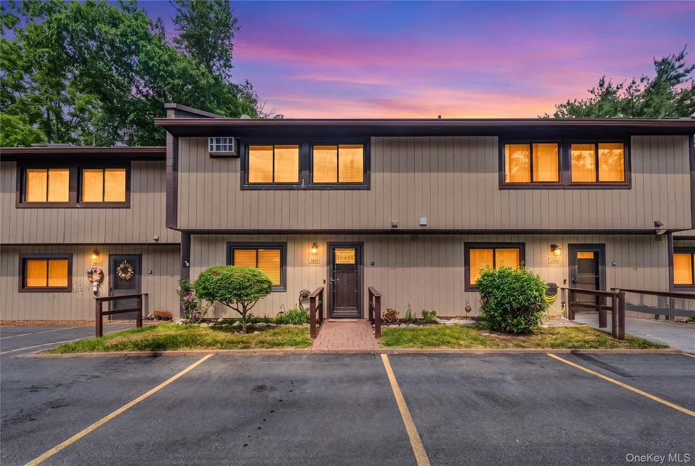 Unit for sale at 1505 Chelsea Cove S, East Fishkill, NY 12533