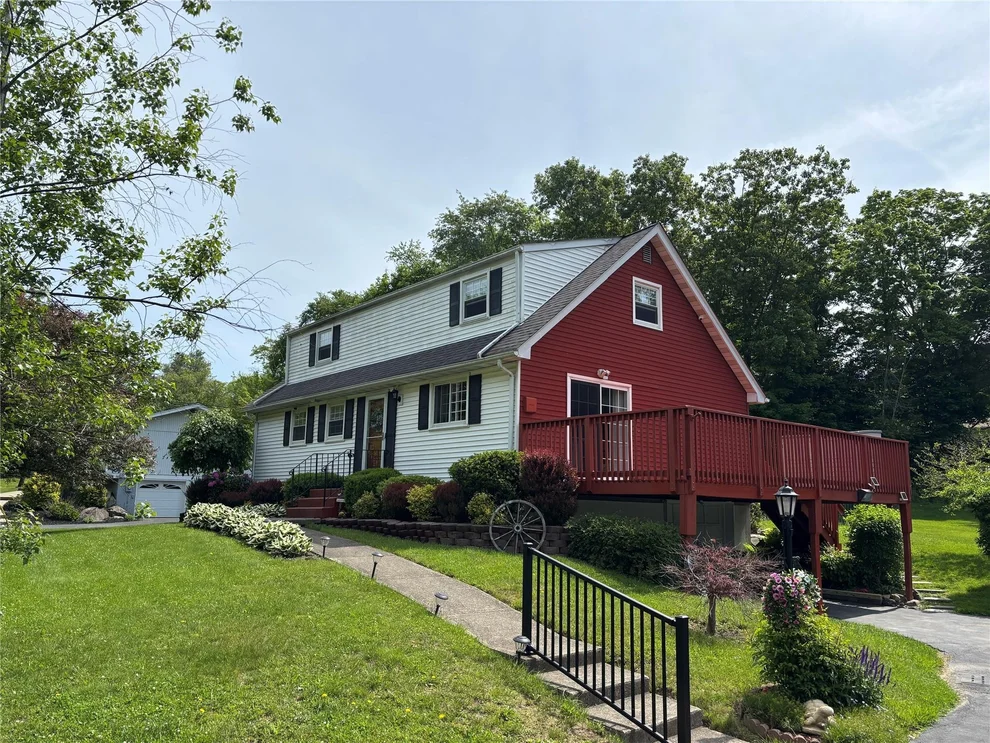 Unit for sale at 6 Windmill Road, Hyde Park, NY 12601