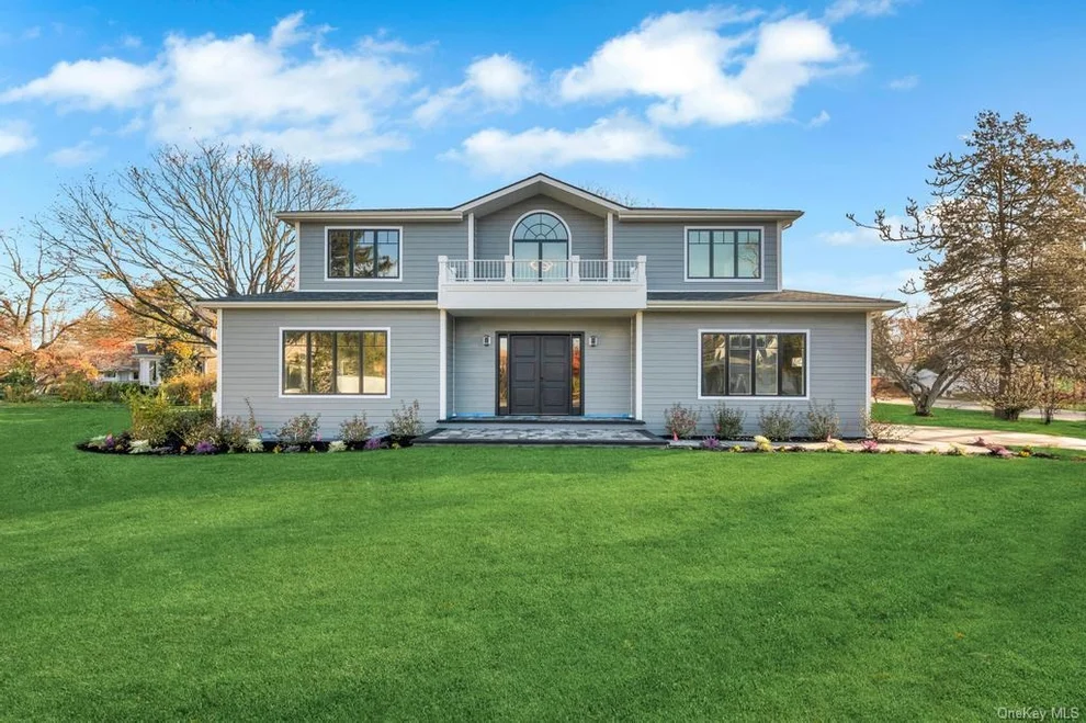 Unit for sale at 21 Overlook Terrace, North Hempstead, NY 11577