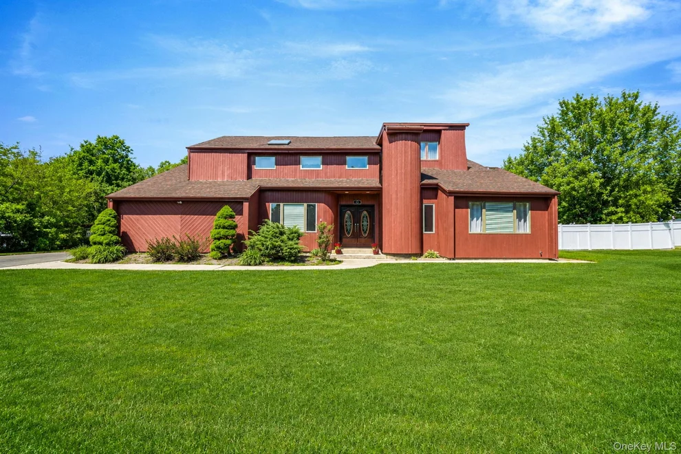 Unit for sale at 6 Sachem Court, Brookhaven, NY 11738