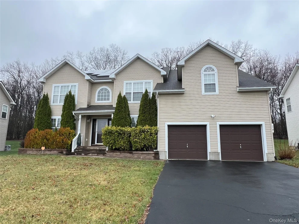 Unit for sale at 10 Johanna Drive, Newburgh (Town), NY 12550