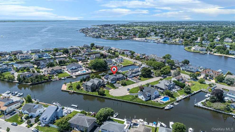 Unit for sale at 10 Raeburn Court, Babylon, NY 11702