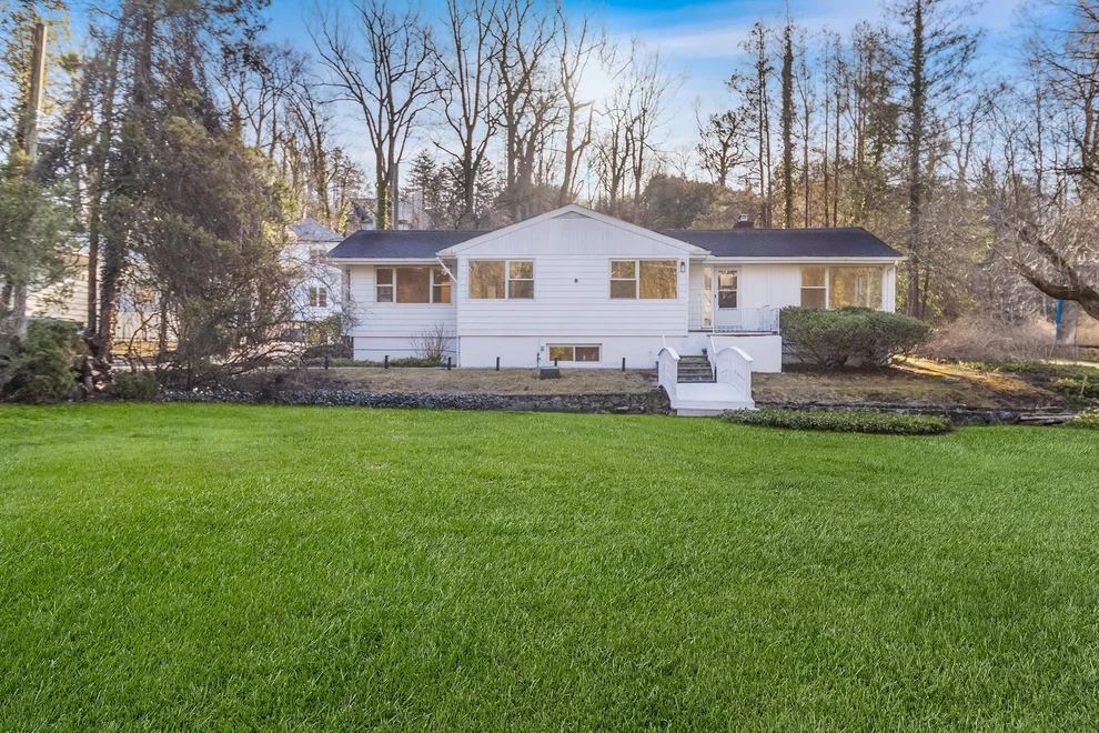 Unit for sale at 2 Lorraine Place, Scarsdale, NY 10583
