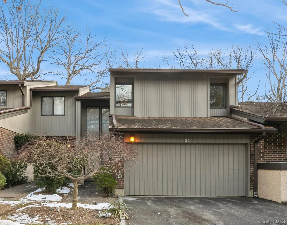 Unit for sale at 33 Club House Court, Oyster Bay, NY 11753