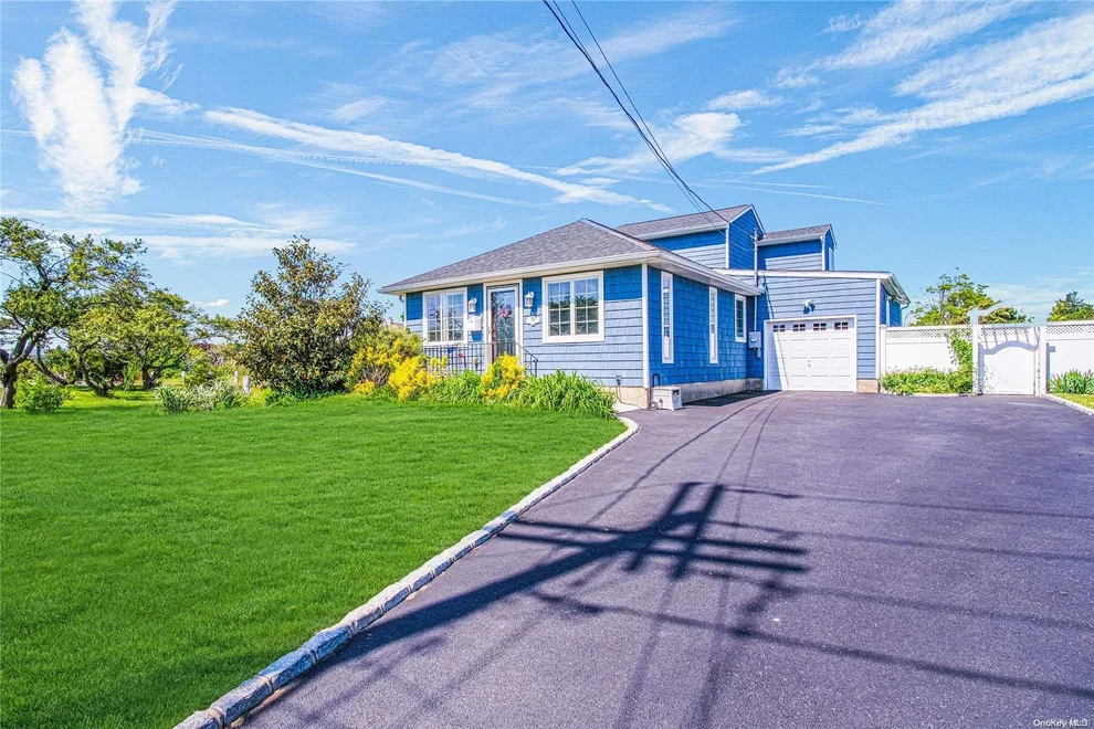 Unit for sale at 289 S Bayview Avenue, Babylon, NY 11701