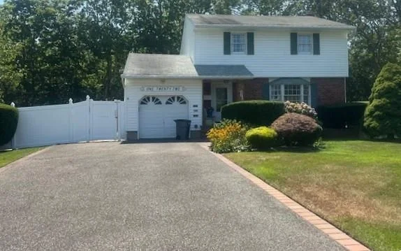 Unit for sale at 122 Fawn Court, Islip, NY 11730
