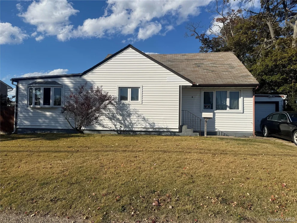 Unit for sale at 9 Pratt Street, West Babylon, NY 11704