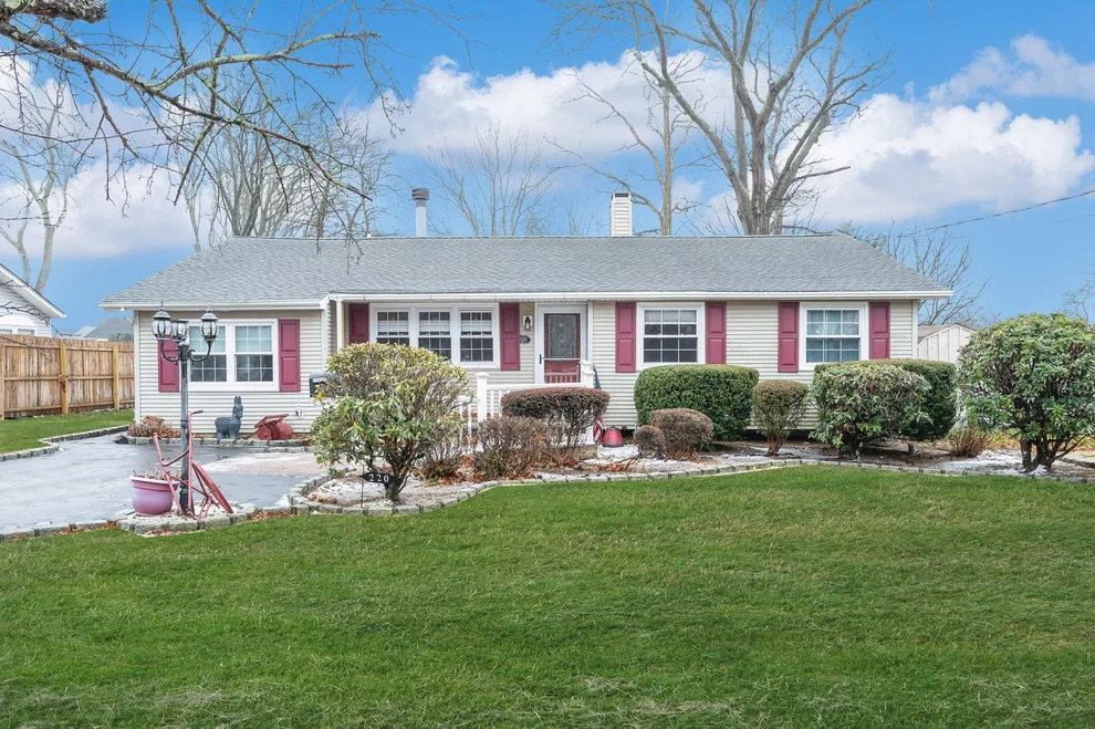 Unit for sale at 220 Matthews Road, Islip, NY 11769
