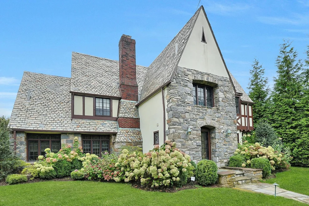 Unit for sale at 20 Tintern Lane, New Rochelle, NY 10583