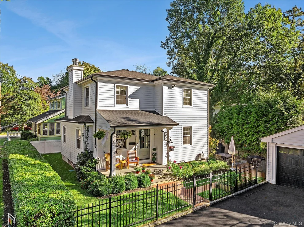 Unit for sale at 71 15th Avenue, Oyster Bay, NY 11579