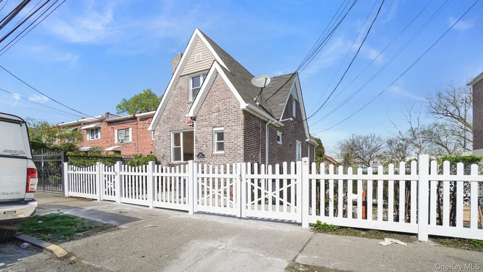 Unit for sale at 2716 Gunther Avenue, New York, NY 10469