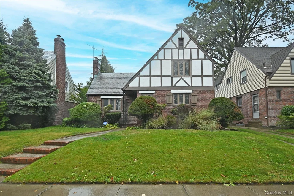 Unit for sale at 112-13 178th Street, New York, NY 11433