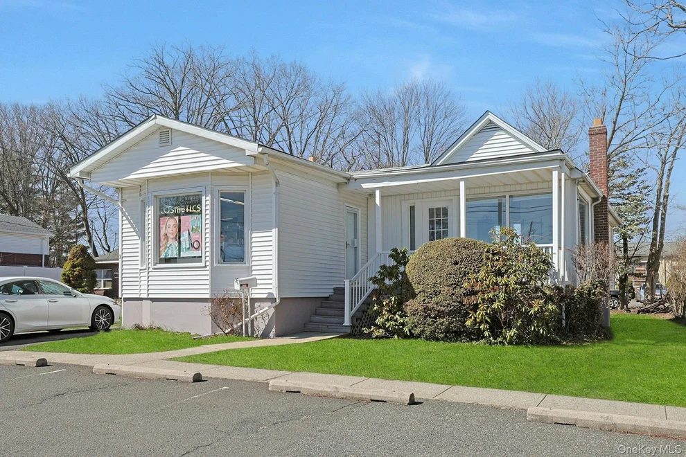 Unit for sale at 3 Grandview Avenue, Clarkstown, NY 10954