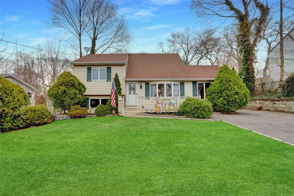 Unit for sale at 21 Lake Park St, Brookhaven, NY 11779