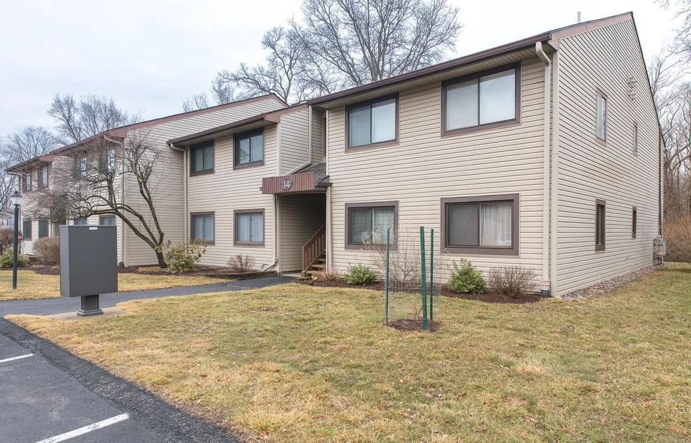 Unit for sale at 14 Knightsbridge, Poughkeepsie, NY 12603