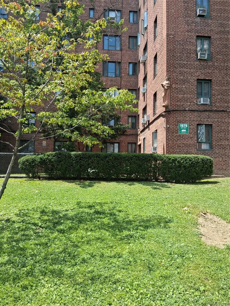 Unit for sale at 1575 Odell Street, New York, NY 10462