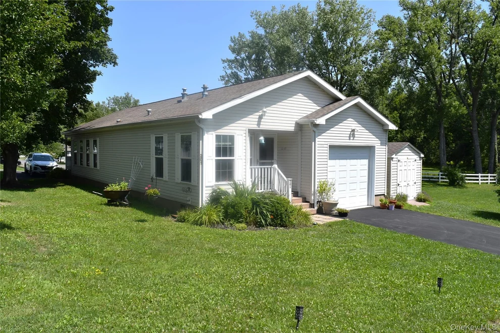 Unit for sale at 201 Brittany Terrace, New Windsor, NY 12575