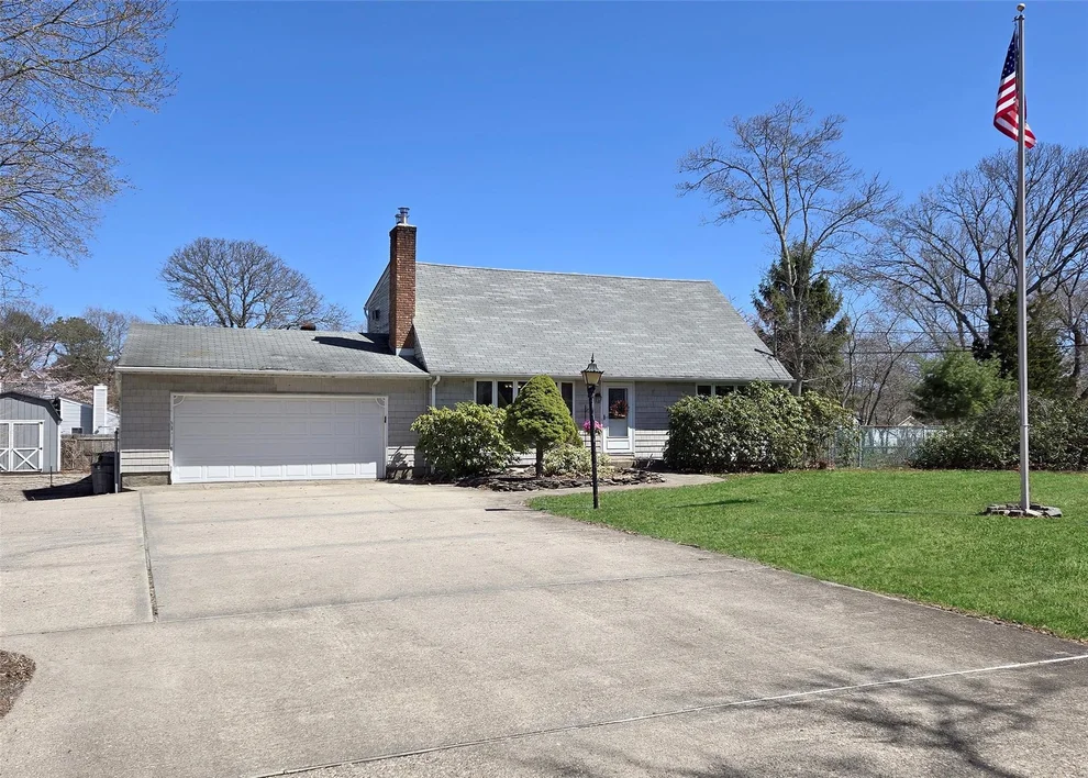 Unit for sale at 157 Pauls Path, Brookhaven, NY 11727