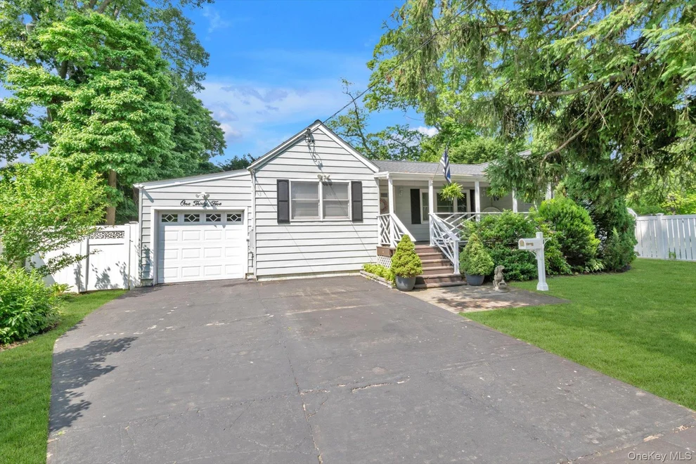 Unit for sale at 135 Centre Avenue, Babylon, NY 11757
