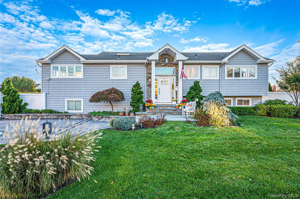 Unit for sale at 174 Secatogue Lane W, Islip, NY 11795