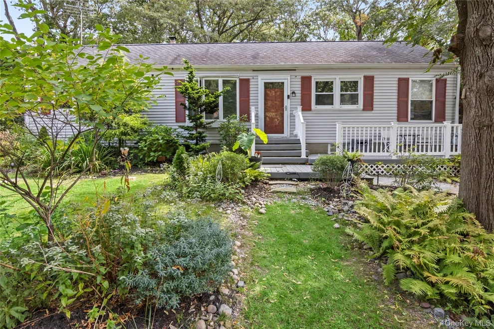 Unit for sale at 7 Dillmont Drive, Smithtown, NY 11787