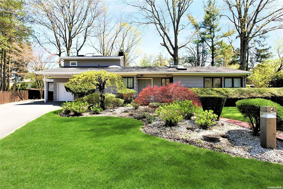 Unit for sale at 4 Regent Place, North Hempstead, NY 11576