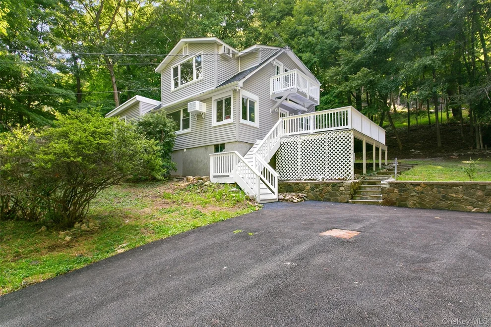 Unit for sale at 3 W Main Street, Lewisboro, NY 10526