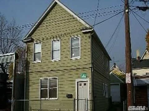 Unit for sale at 6 Hendrickson Avenue, Hempstead, NY 11003