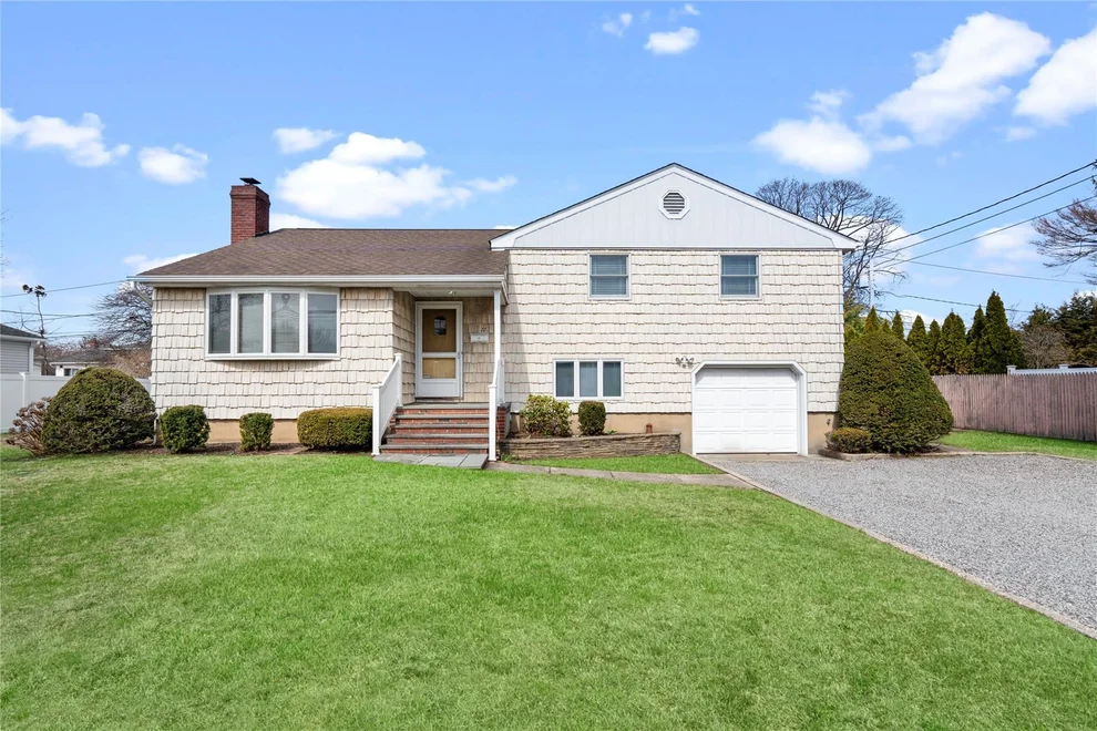 Unit for sale at 22 Northern Parkway E, Oyster Bay, NY 11803