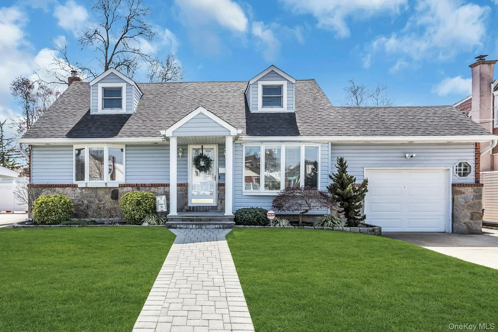 Unit for sale at 991 Ferngate Drive, Hempstead, NY 11010
