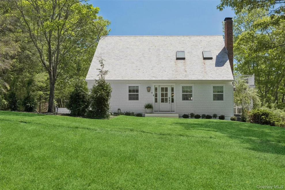 Unit for sale at 4 Trail Court, Southampton, NY 11976