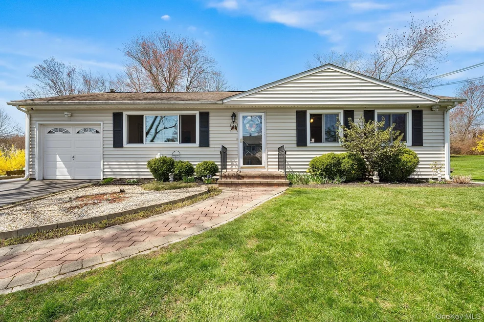 Unit for sale at 3453 Flanders Drive, Yorktown, NY 10598
