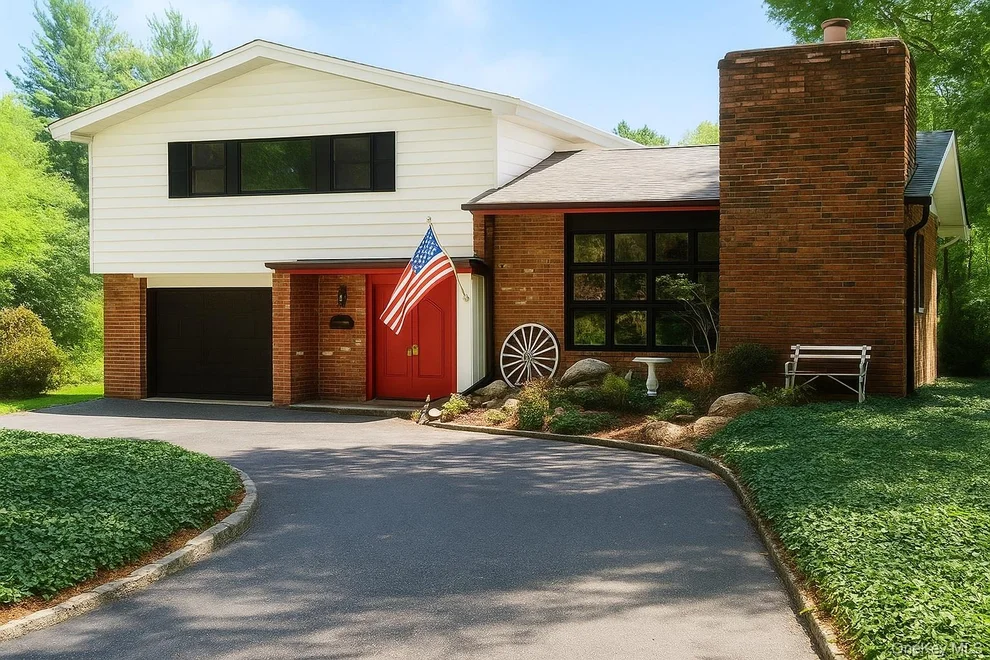 Unit for sale at 256 Schenck Avenue, North Hempstead, NY 11021