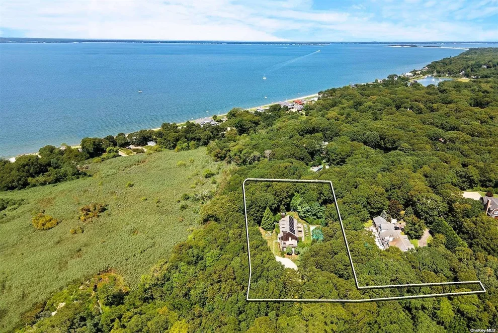 Unit for sale at 11 Dorset Road, Southampton, NY 11968