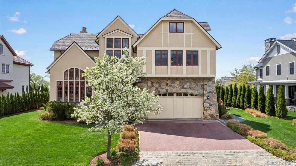 Unit for sale at 7 Brittany Lane, New Rochelle, NY 10805