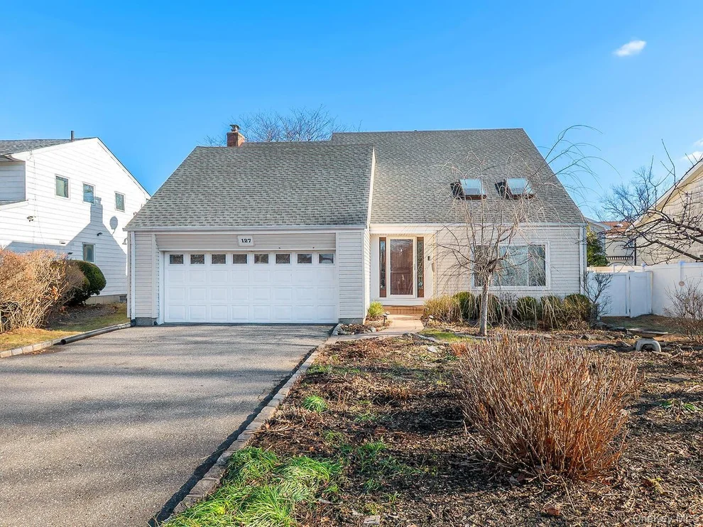 Unit for sale at 127 Cow Neck Road, North Hempstead, NY 11050