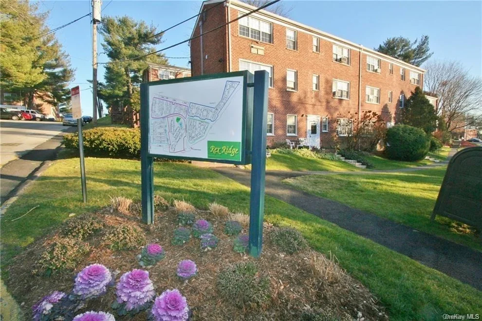 Unit for sale at 23 Fieldstone Road, Greenburgh, NY 10530