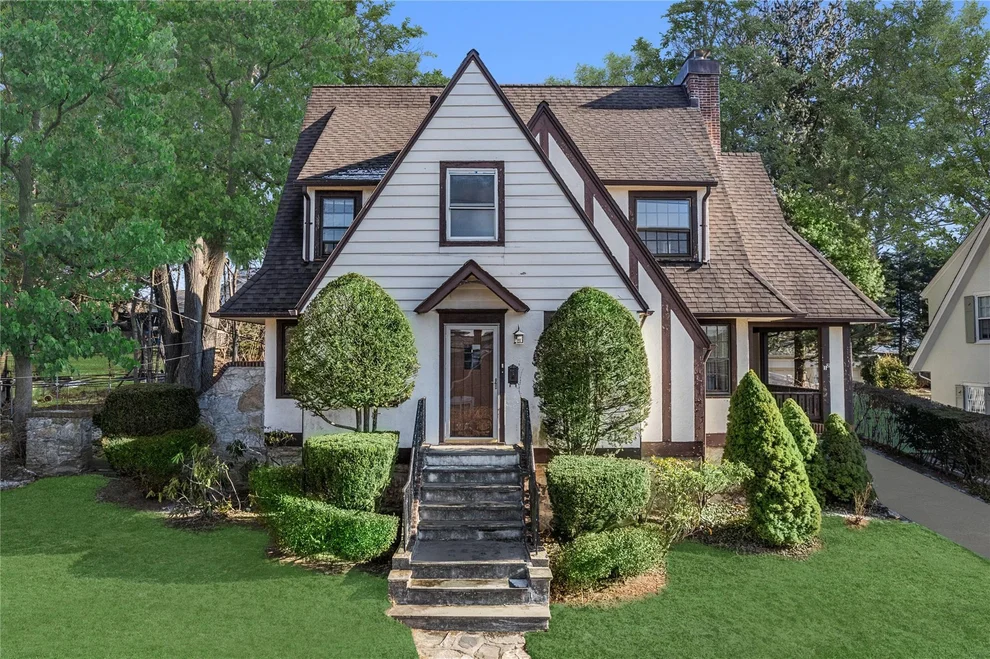 Unit for sale at 12 Ridgecrest W, Scarsdale, NY 10583