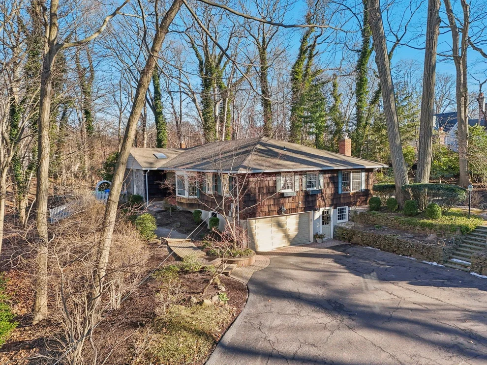 Unit for sale at 7 Short Path, Smithtown, NY 11780