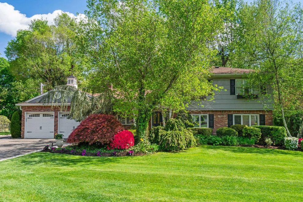 Unit for sale at 39 Bucknell Drive, Oyster Bay, NY 11803