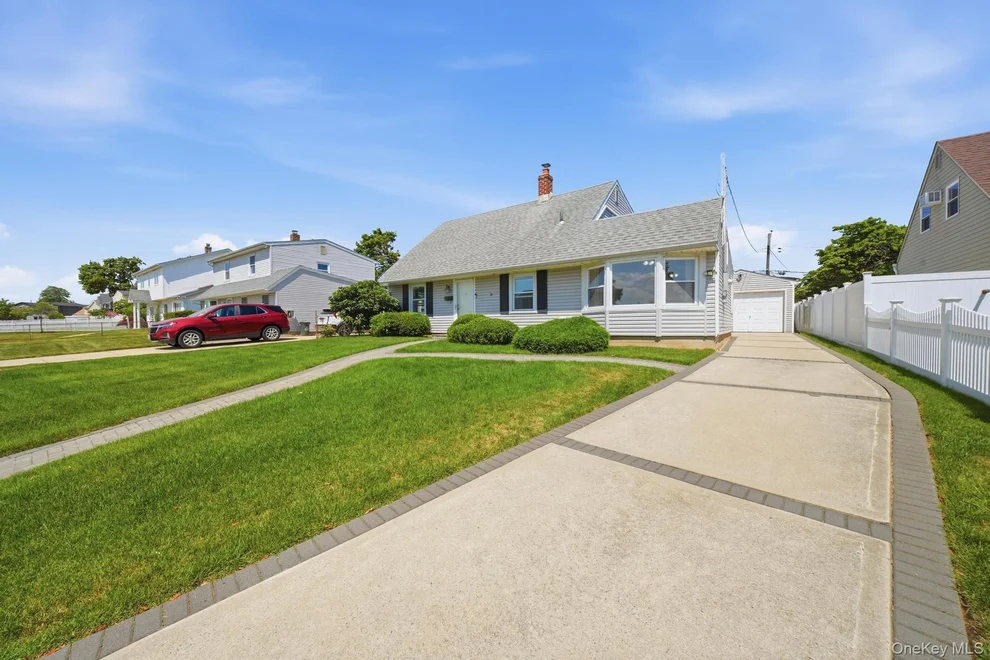 Unit for sale at 37 Gun Lane, Hempstead, NY 11756