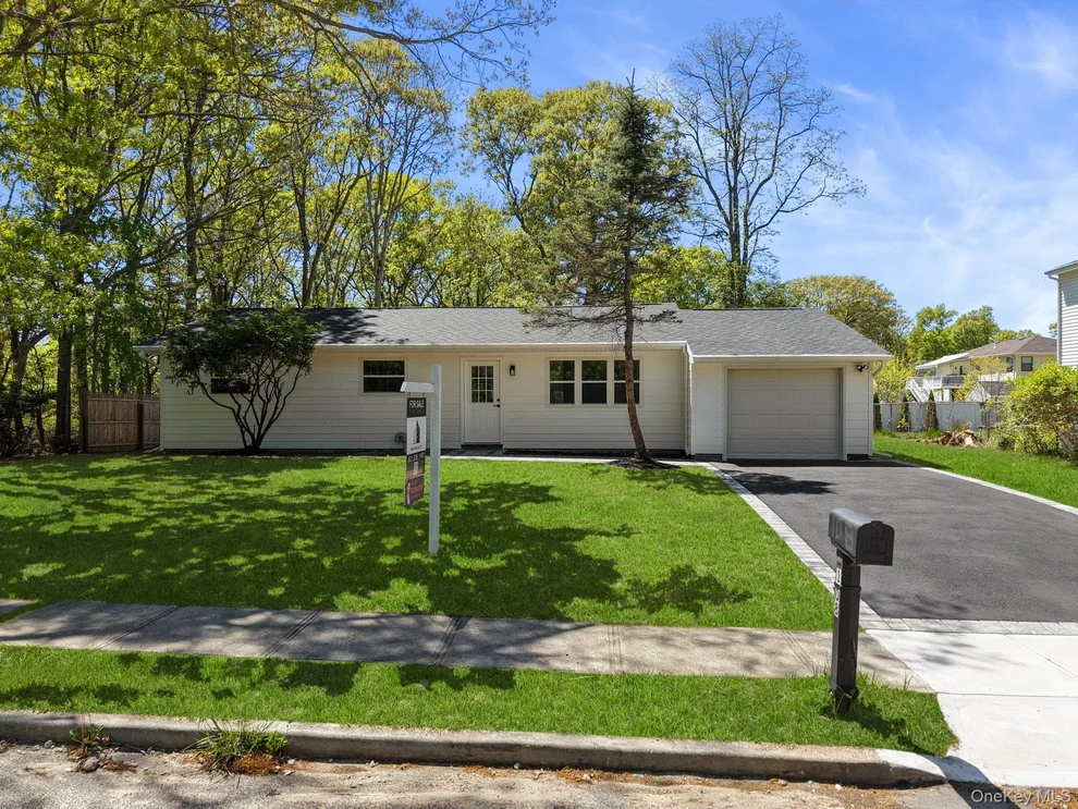 Unit for sale at 108 Avenue B, Islip, NY 11741