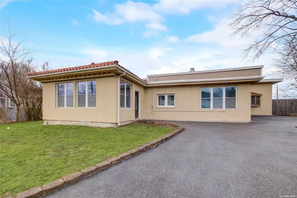 Unit for sale at 34 Garden Street, Oyster Bay, NY 11735