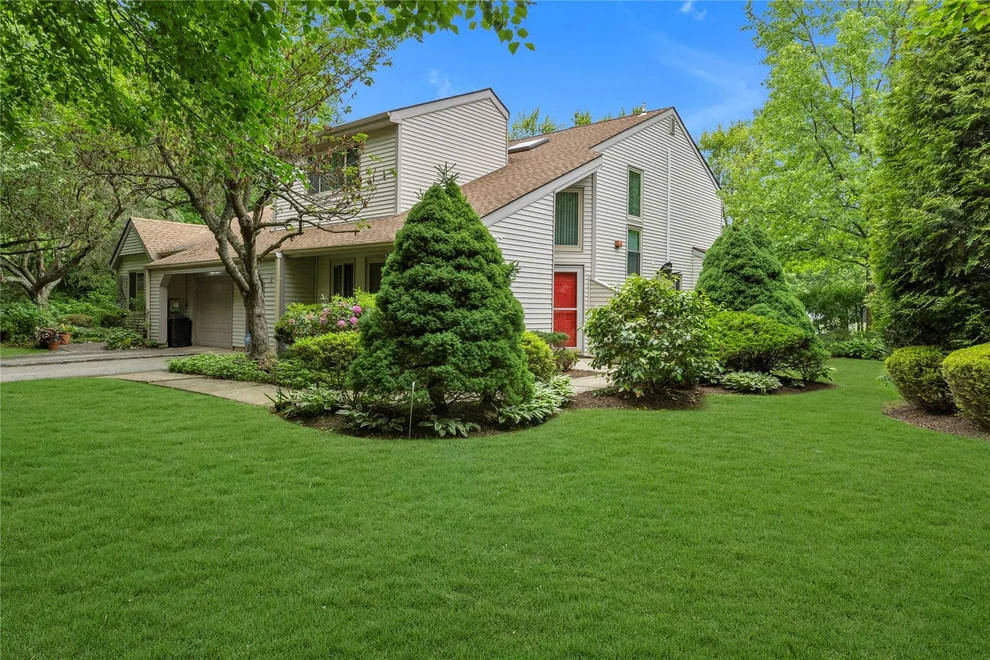 Unit for sale at 5 Lakeridge Drive, Huntington, NY 11743