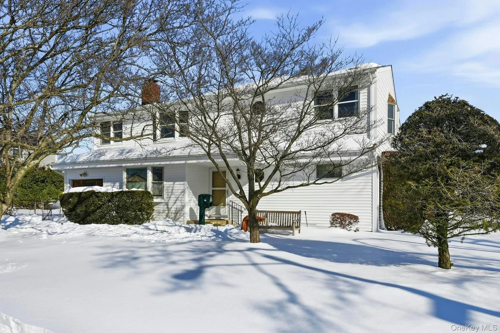 Unit for sale at 111 King Street, Oyster Bay, NY 11801