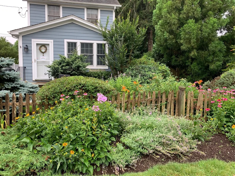 Unit for sale at 19 Beatrice Avenue, Oyster Bay, NY 11791