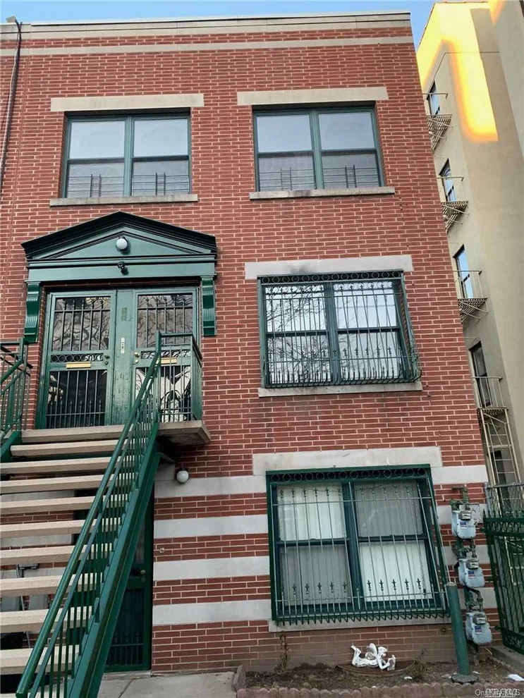 Unit for sale at 947 E 181 Street, Bronx, NY 10460
